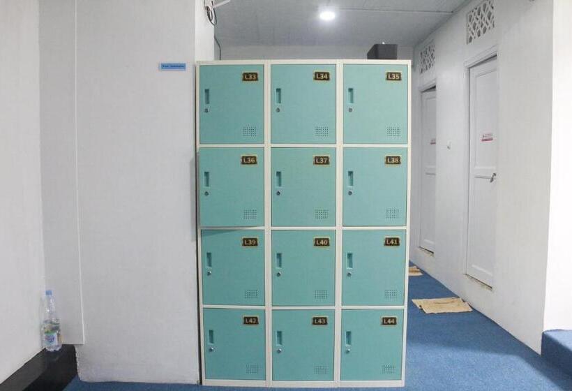 Säng i Delat Rum, Bu Sepuh Guesthouse