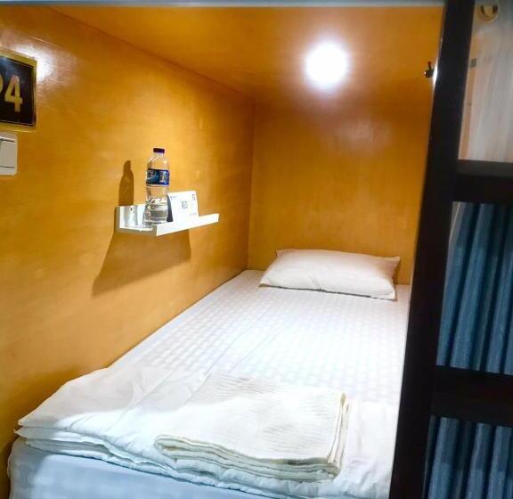 Säng i Delat Rum, Bu Sepuh Guesthouse