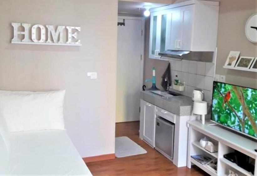 Студия Стандарт, Springlake Apartment Summarecon By Veeroom