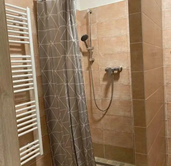１ベッドルームアパートメント, Apartmány S Klimatizací   Penzion U Kudláčků Pouzdřany