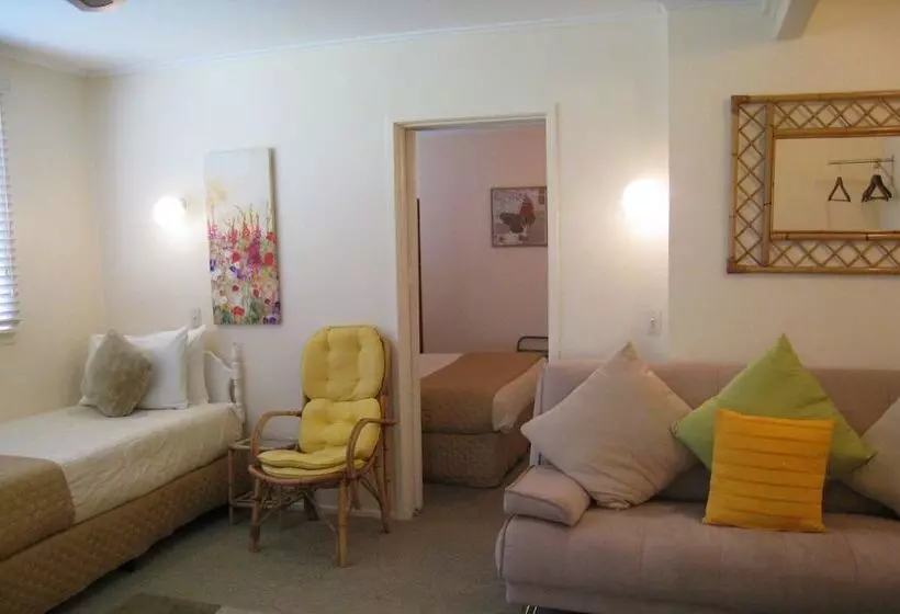 庭の見える１ベッドルームアパートメント, Alfa Boutique Motel