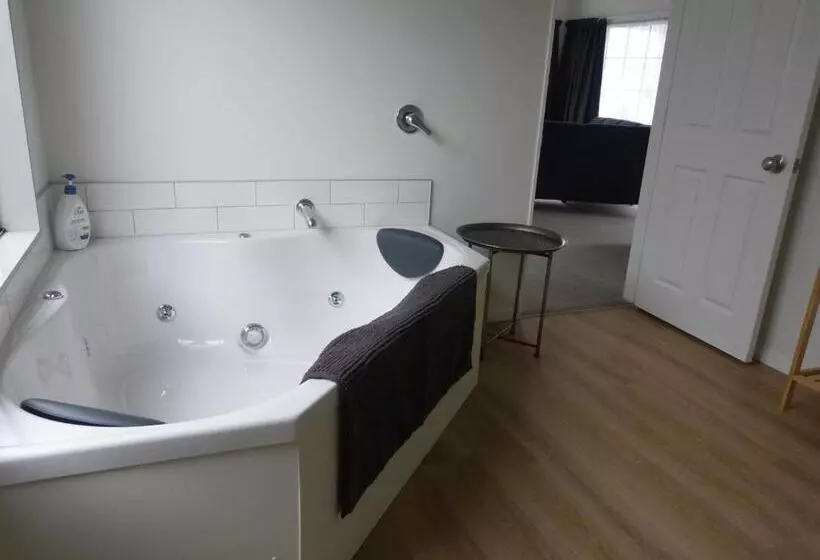 1ベッドルームアパートメント, Blake Court Motel