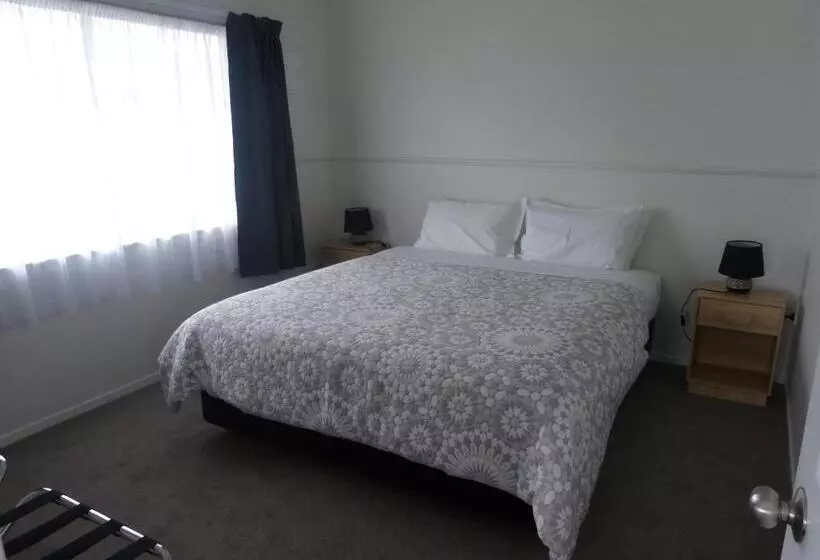 1ベッドルームアパートメント, Blake Court Motel