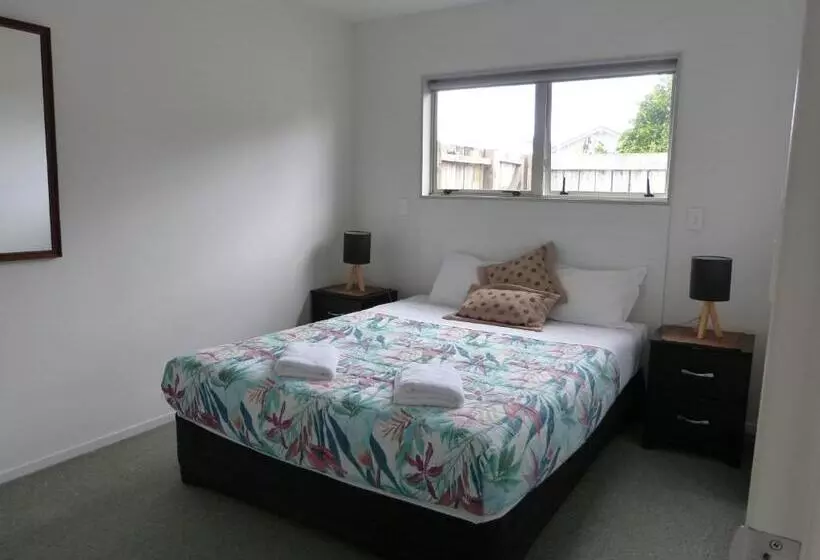 2ベッドルーム家族用アパートメント, Blake Court Motel