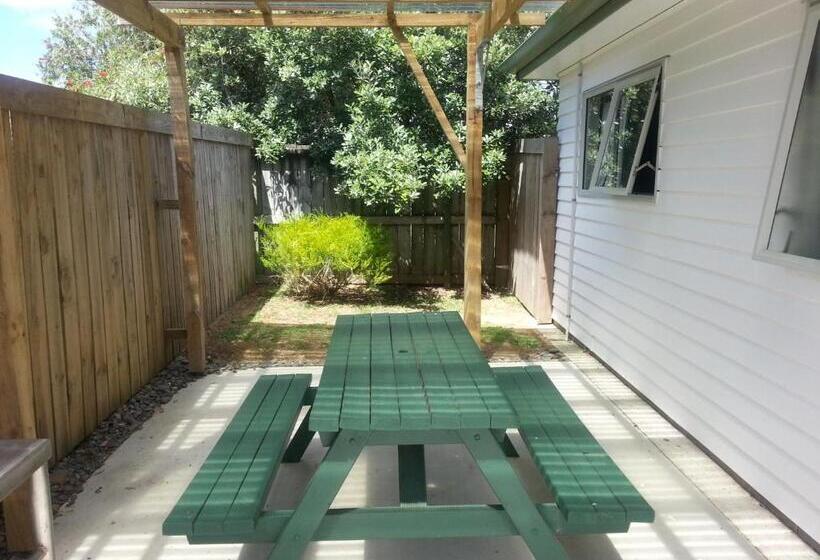 סוויטת 2 חדרי שינה, Blake Court Motel