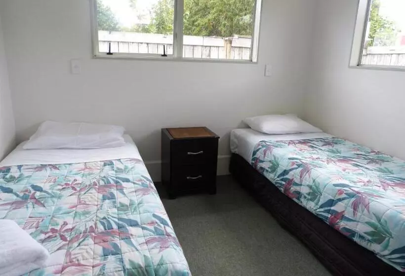 2ベッドスイートルーム, Blake Court Motel