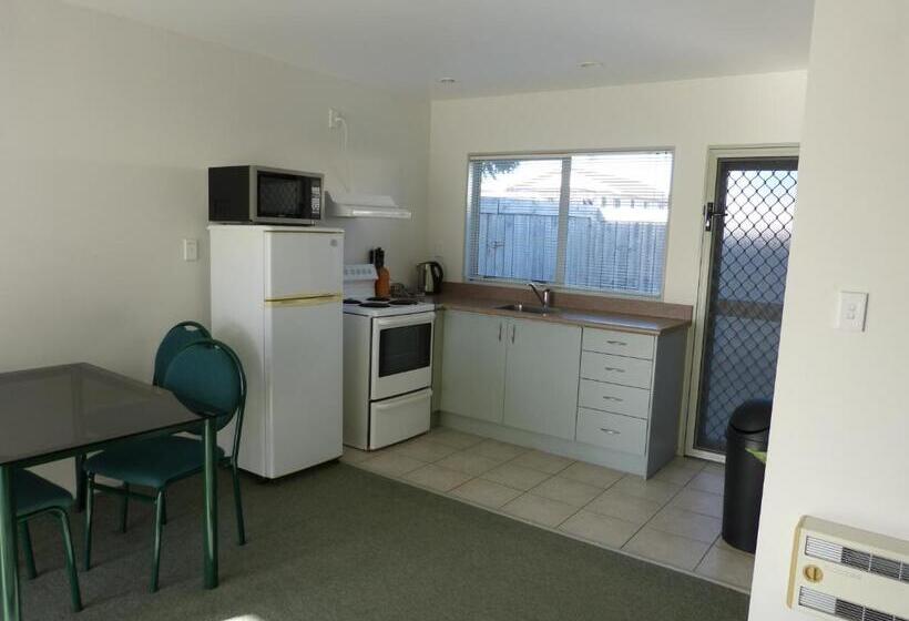 סוויטת 2 חדרי שינה, Blake Court Motel