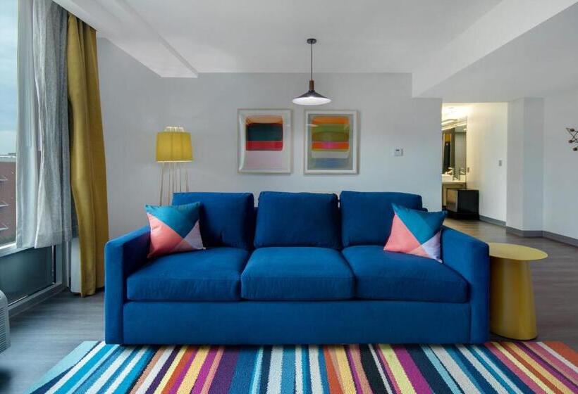 جناح جونيور سرير كينج, Aloft Oklahoma City Downtown – Bricktown