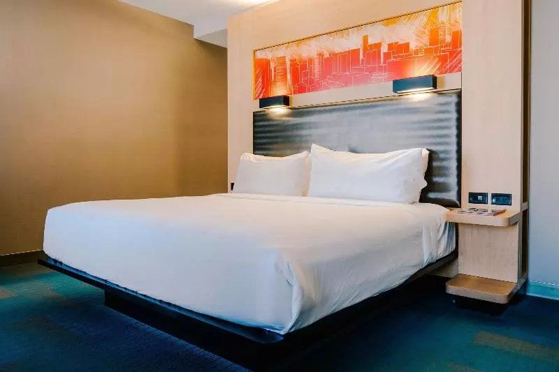 キングサイズベッドのスタンダードルーム, Aloft Oklahoma City Downtown – Bricktown