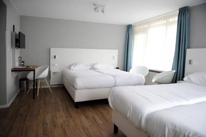 اتاق استاندارد چهار تخته, Andante Aan Zee
