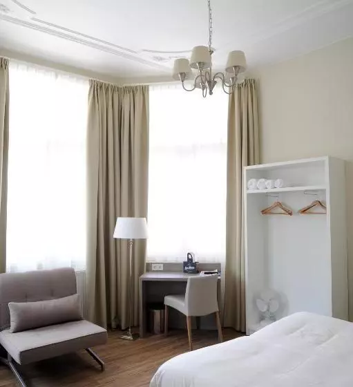 اتاق لوکس, Andante Aan Zee