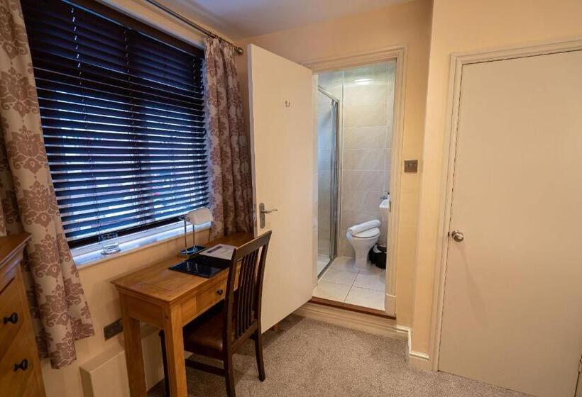 חדר ביזנס, Caravelli