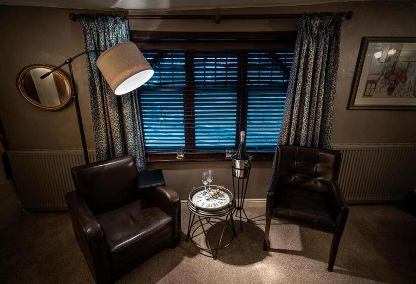 חדר דחוקס עם מיטת קינג, Caravelli