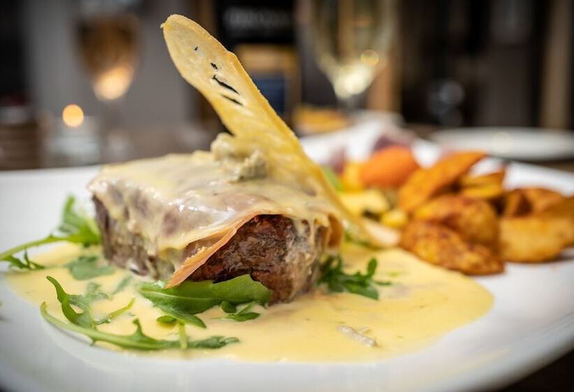 חדר דלוקס, Caravelli