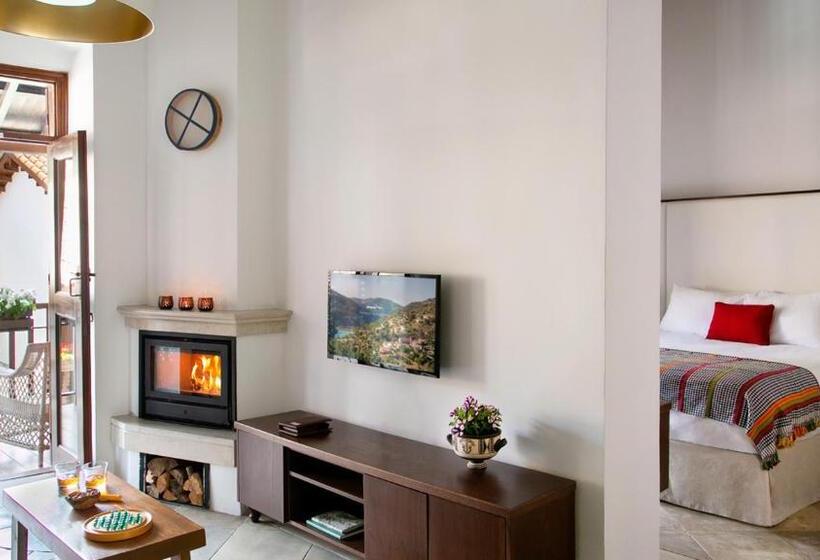 주니어 스위트, Casale Panayiotis