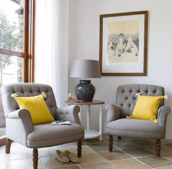 주니어 스위트, Casale Panayiotis