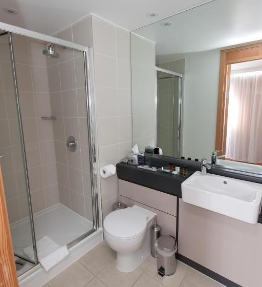 Номер Executive, College Court