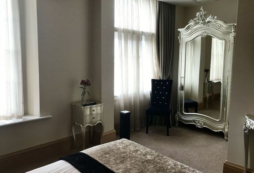 غرفة تنفيذية, Ennios Boutique