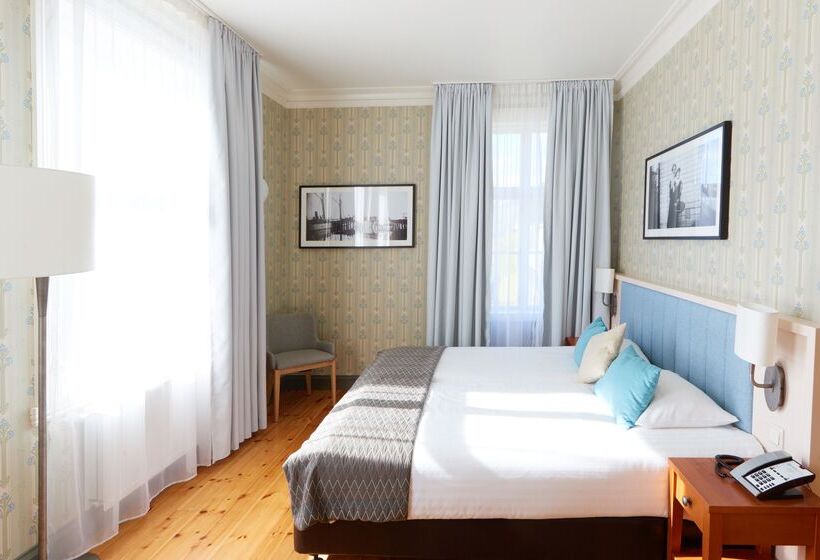 اتاق استاندارد سه نفره, Fosshotel Eastfjords