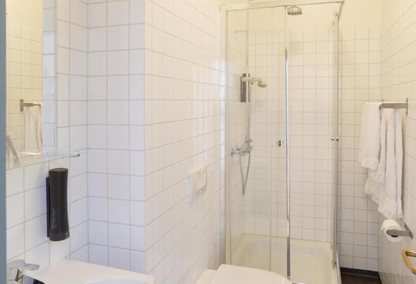 اتاق استاندارد سه نفره, Fosshotel Eastfjords