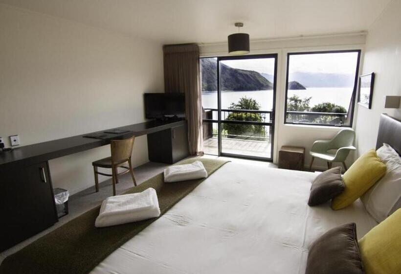 Standard studio with lake view, Hawea
