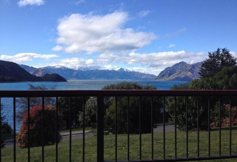 Standard studio with lake view, Hawea