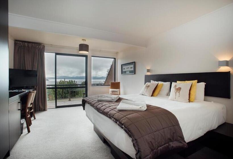 Standard studio with lake view, Hawea