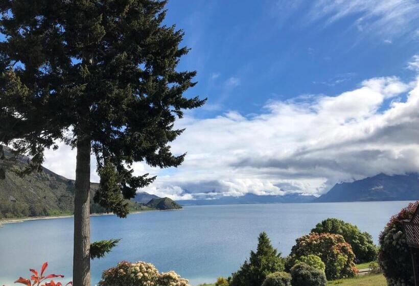 Standard studio with lake view, Hawea
