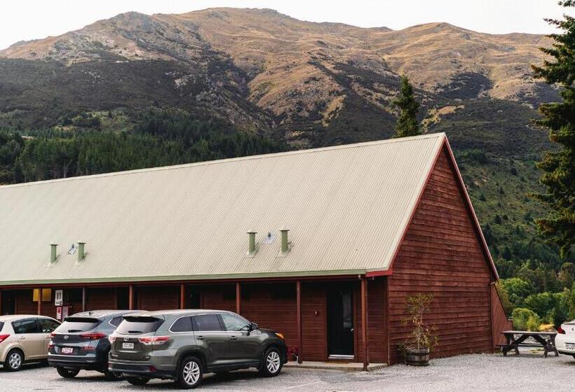 Standard studio with lake view, Hawea