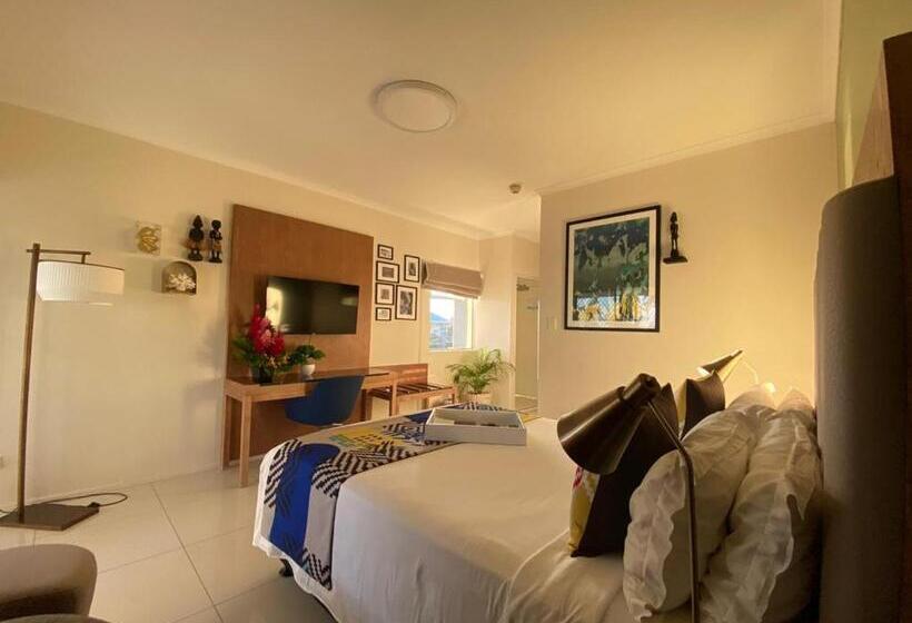 اتاق اجرایی با چشمانداز دریا, Heritage Park