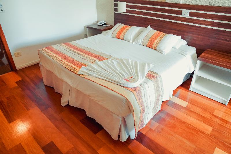 Номер Deluxe, Imperial De Quatro Barras