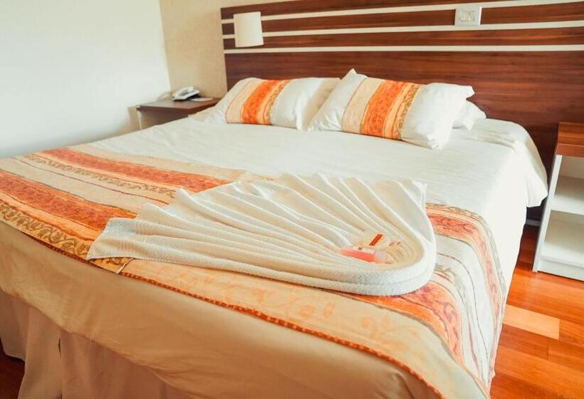 Номер Deluxe, Imperial De Quatro Barras