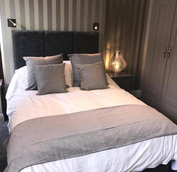 デラックスルーム, Lil's On The Waterfront