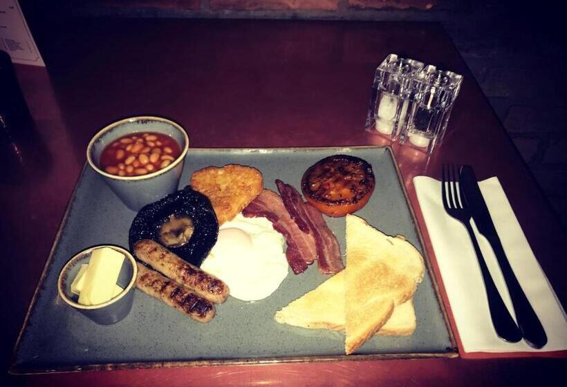 リバービュースタンダードルーム, Lil's On The Waterfront