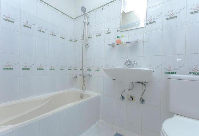 اتاق خانوادگی, Nepalaya