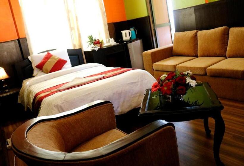 اتاق خانوادگی, Nepalaya