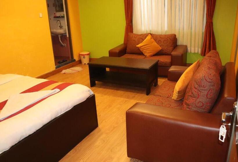 اتاق خانوادگی, Nepalaya