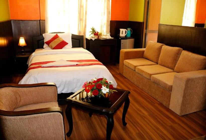 اتاق خانوادگی, Nepalaya