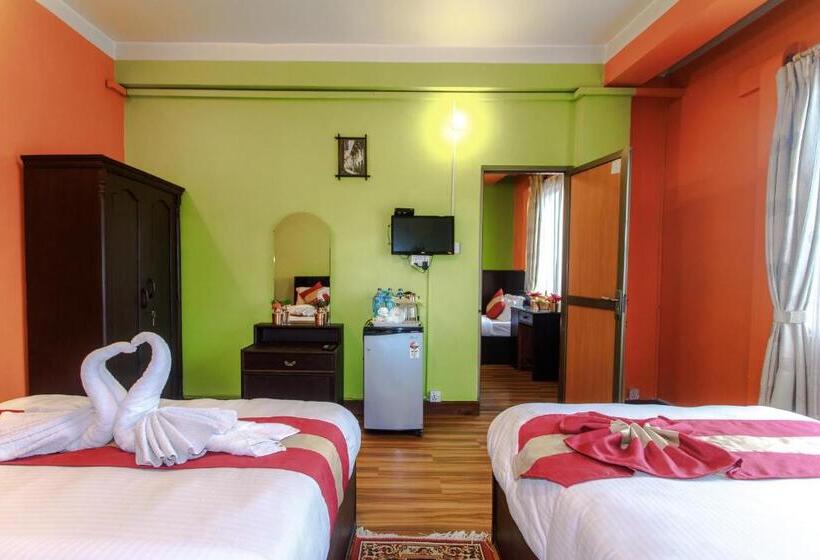 اتاق خانوادگی, Nepalaya