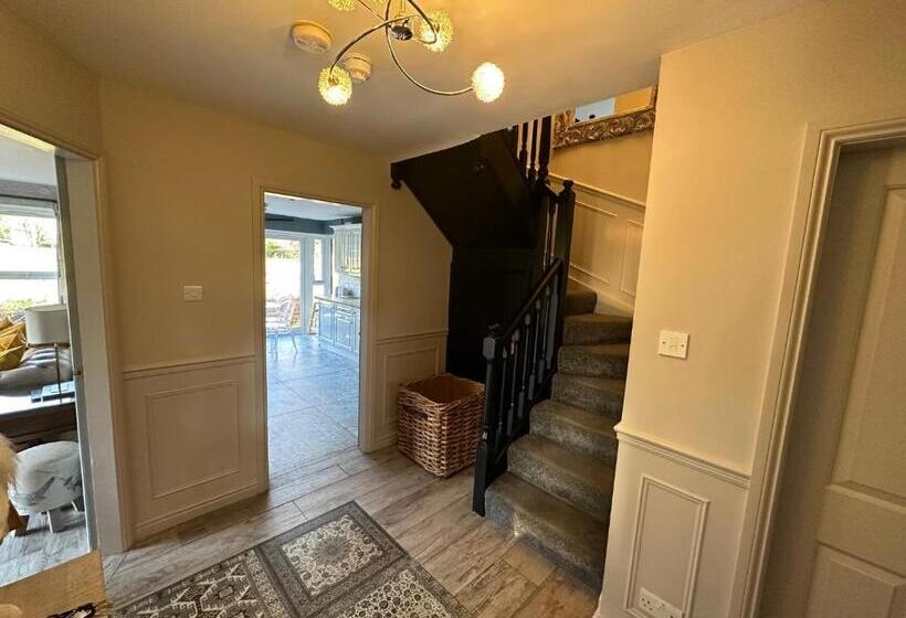 בית, 3 חדרי שינה, Bridge House Hotel & Silver Howe View Cottage