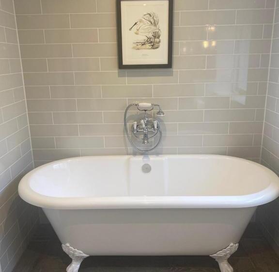 Дом 3 Спальни, Bridge House Hotel & Silver Howe View Cottage