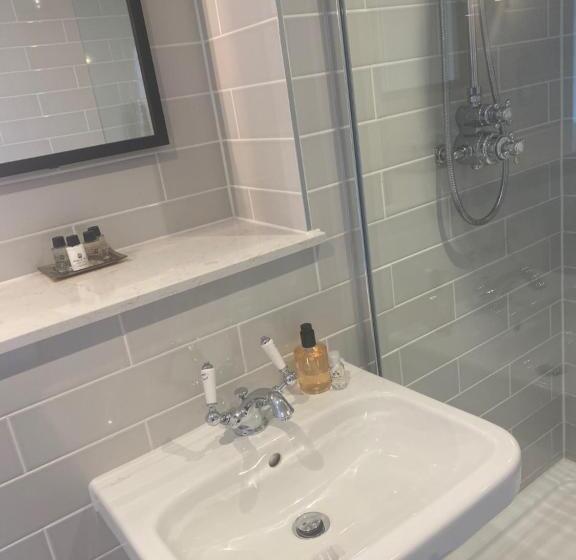 בית, 3 חדרי שינה, Bridge House Hotel & Silver Howe View Cottage