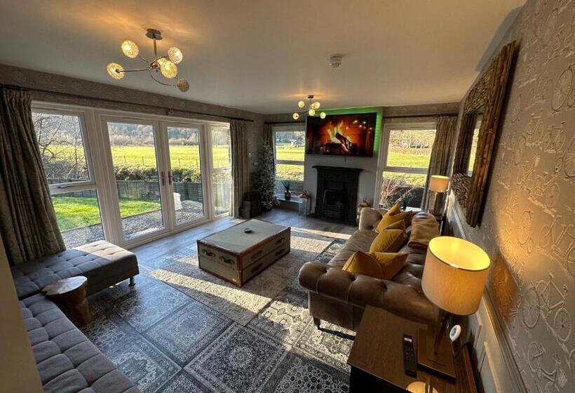 בית, 3 חדרי שינה, Bridge House Hotel & Silver Howe View Cottage