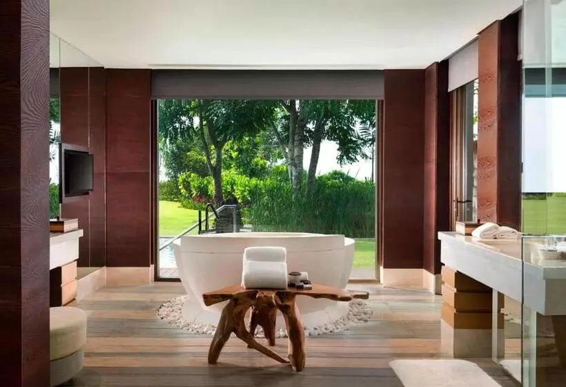 プール付３ベッドルーム　ビラ, The Ritzcarlton, Bali