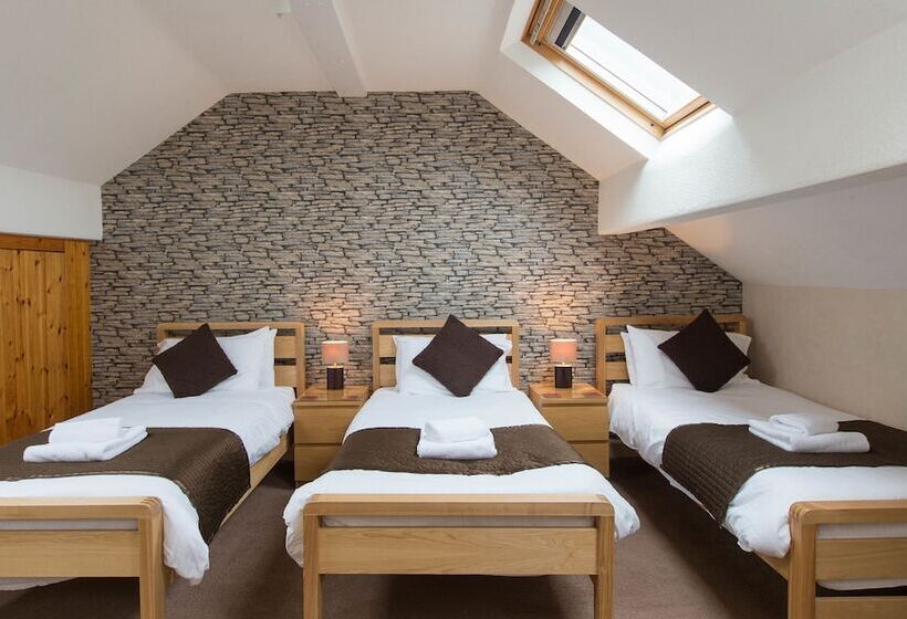 Номер Стандарт Трехместный, Thornbank House Offering Breakfast And With Free Off Site Health Club