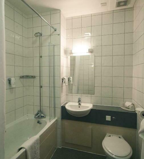 Camera Familiare, Kingstown Hotel By Greene King Inns