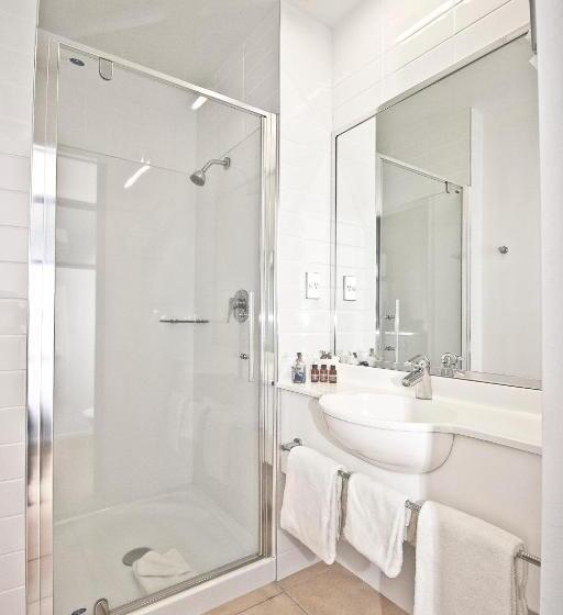 스탠다드 스튜디오, Clearwater Motor Lodge