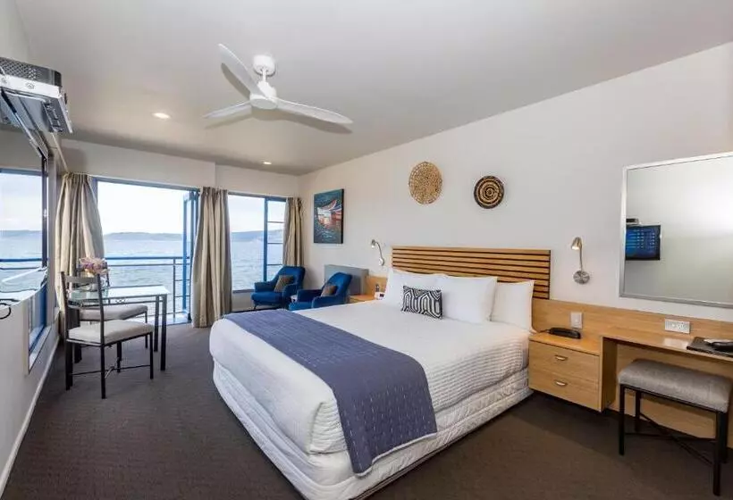 スタンダードスタジオ, Clearwater Motor Lodge