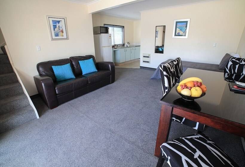 Апартаменты 2 Спальни, Palm City Motor Inn