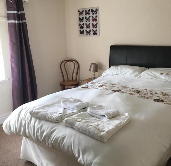 חדר סטנדרט, The Buck Inn